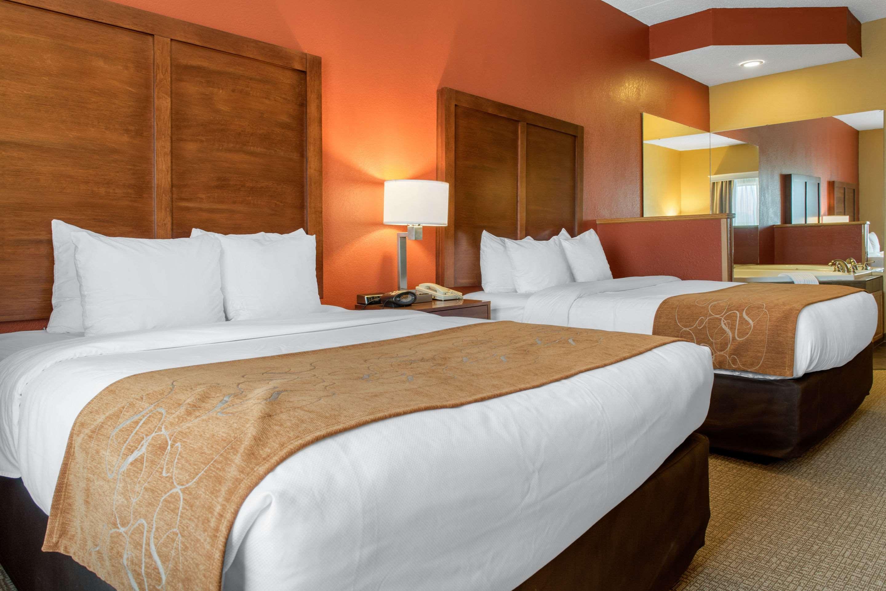 Comfort Suites Louisville Airport Bagian luar foto