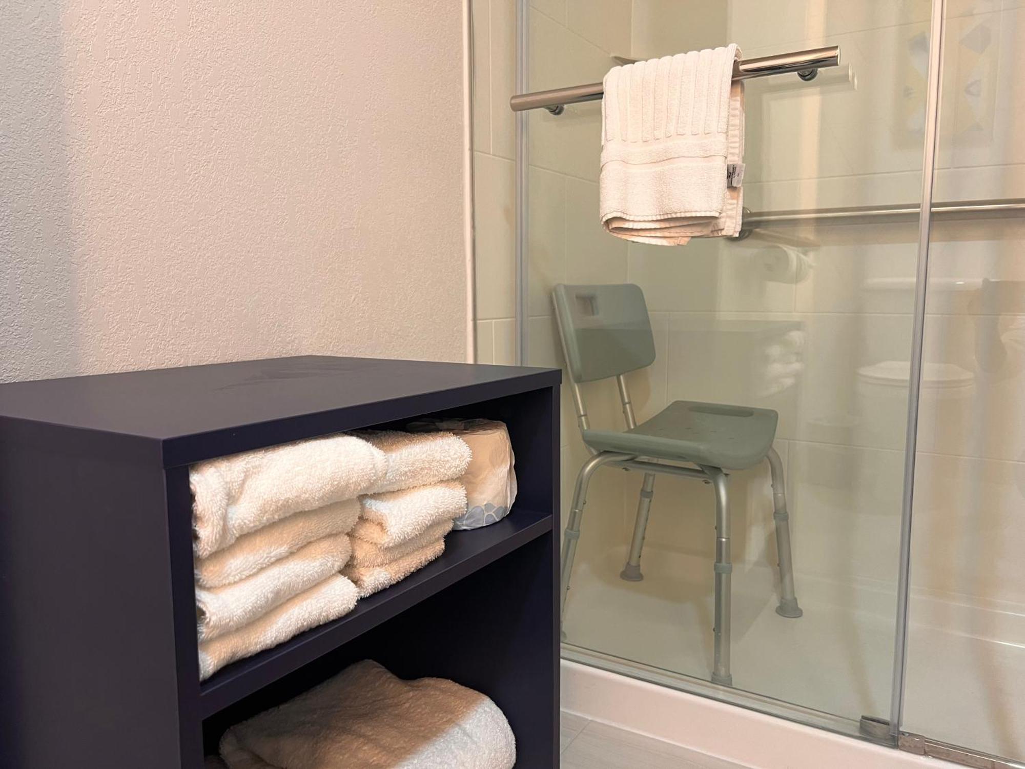 Comfort Suites Louisville Airport Bagian luar foto