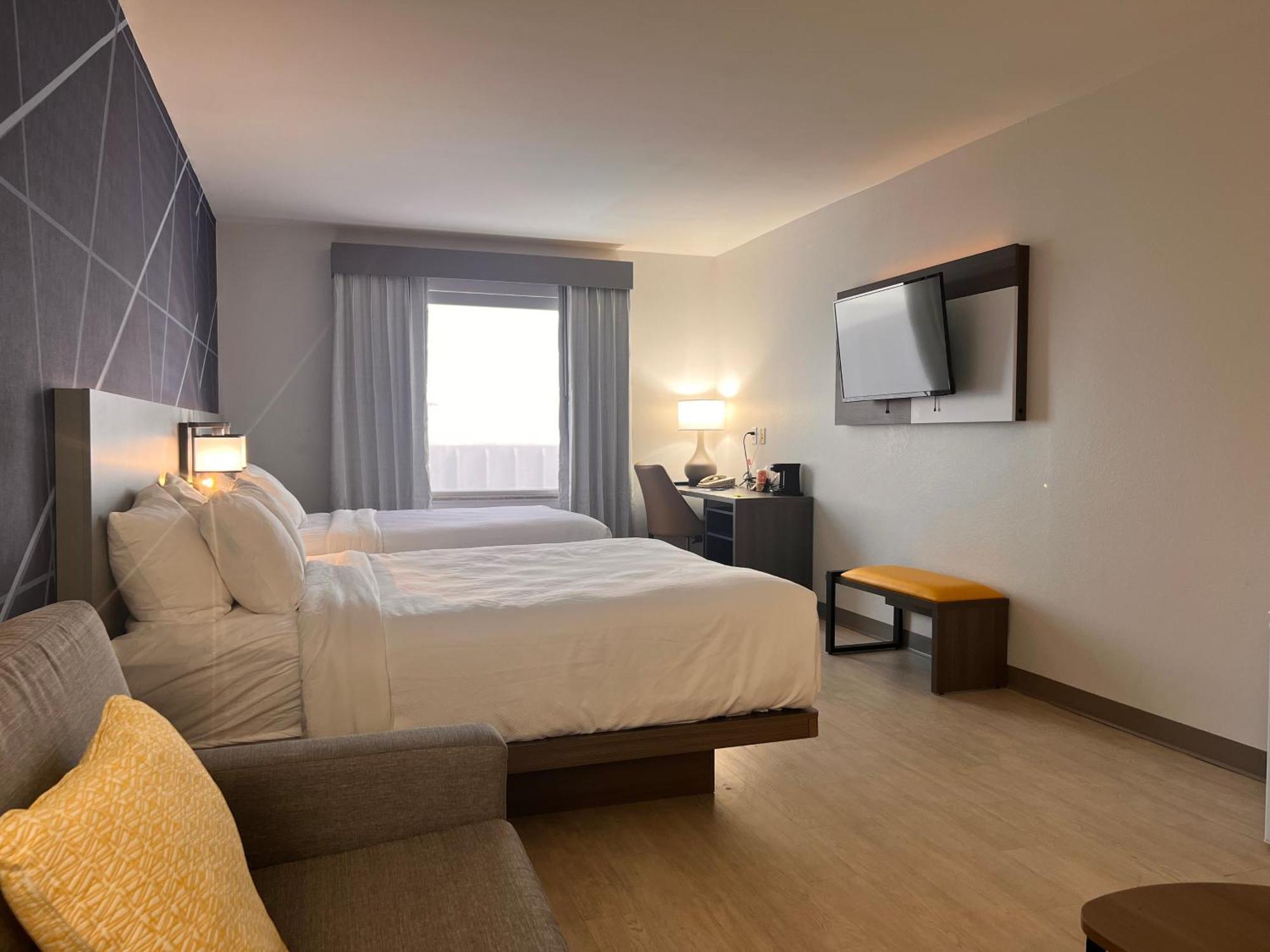 Comfort Suites Louisville Airport Bagian luar foto