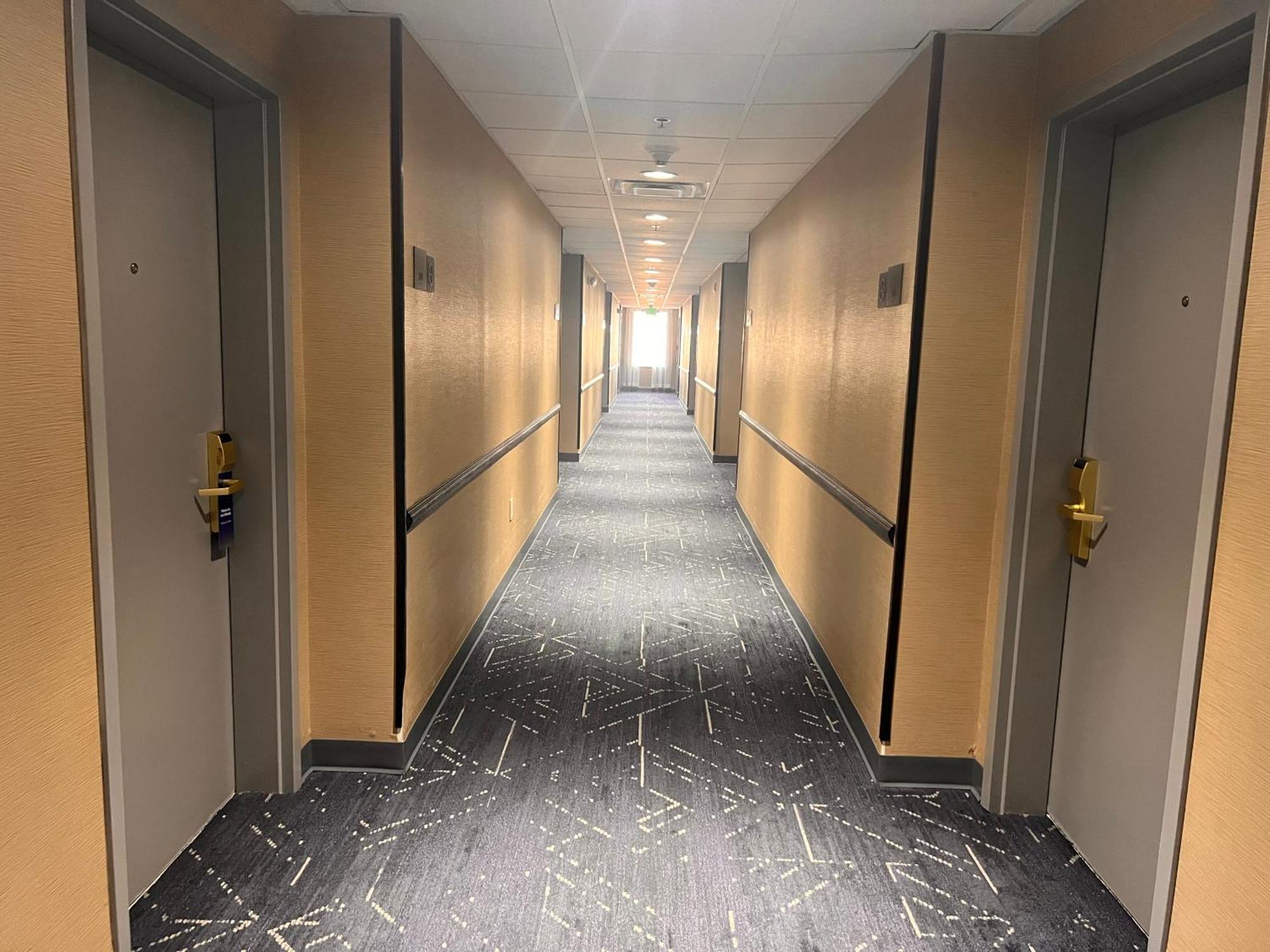 Comfort Suites Louisville Airport Bagian luar foto