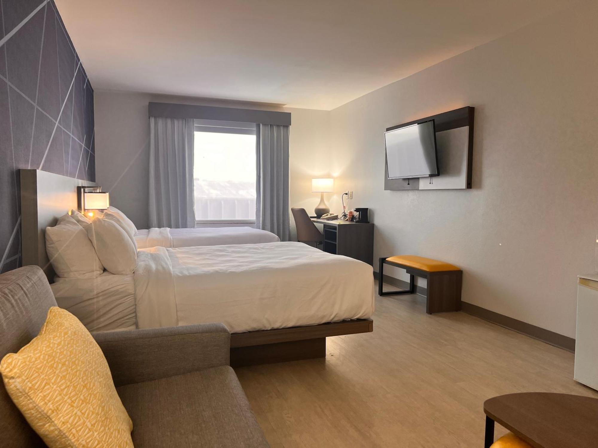 Comfort Suites Louisville Airport Bagian luar foto