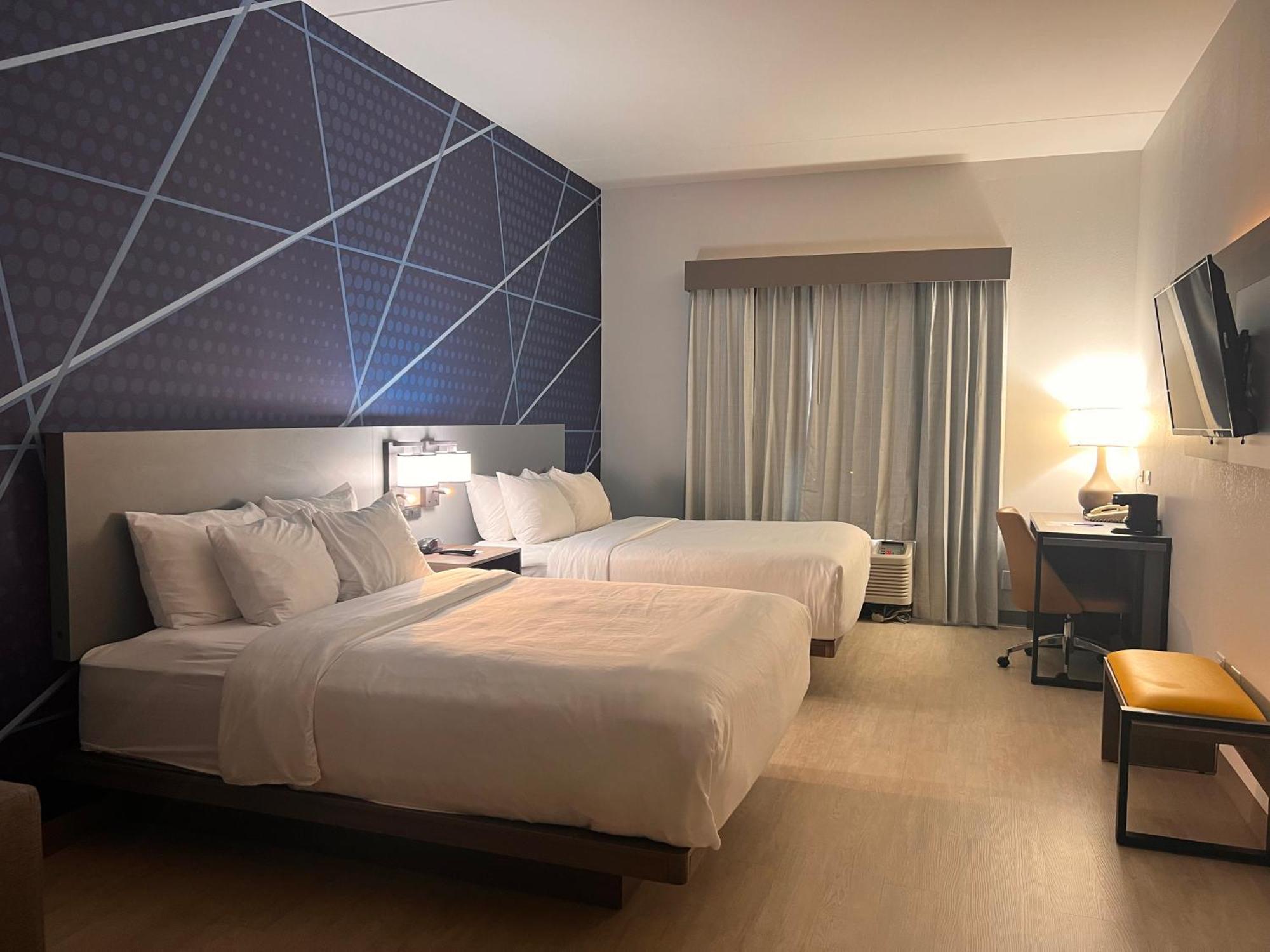Comfort Suites Louisville Airport Bagian luar foto