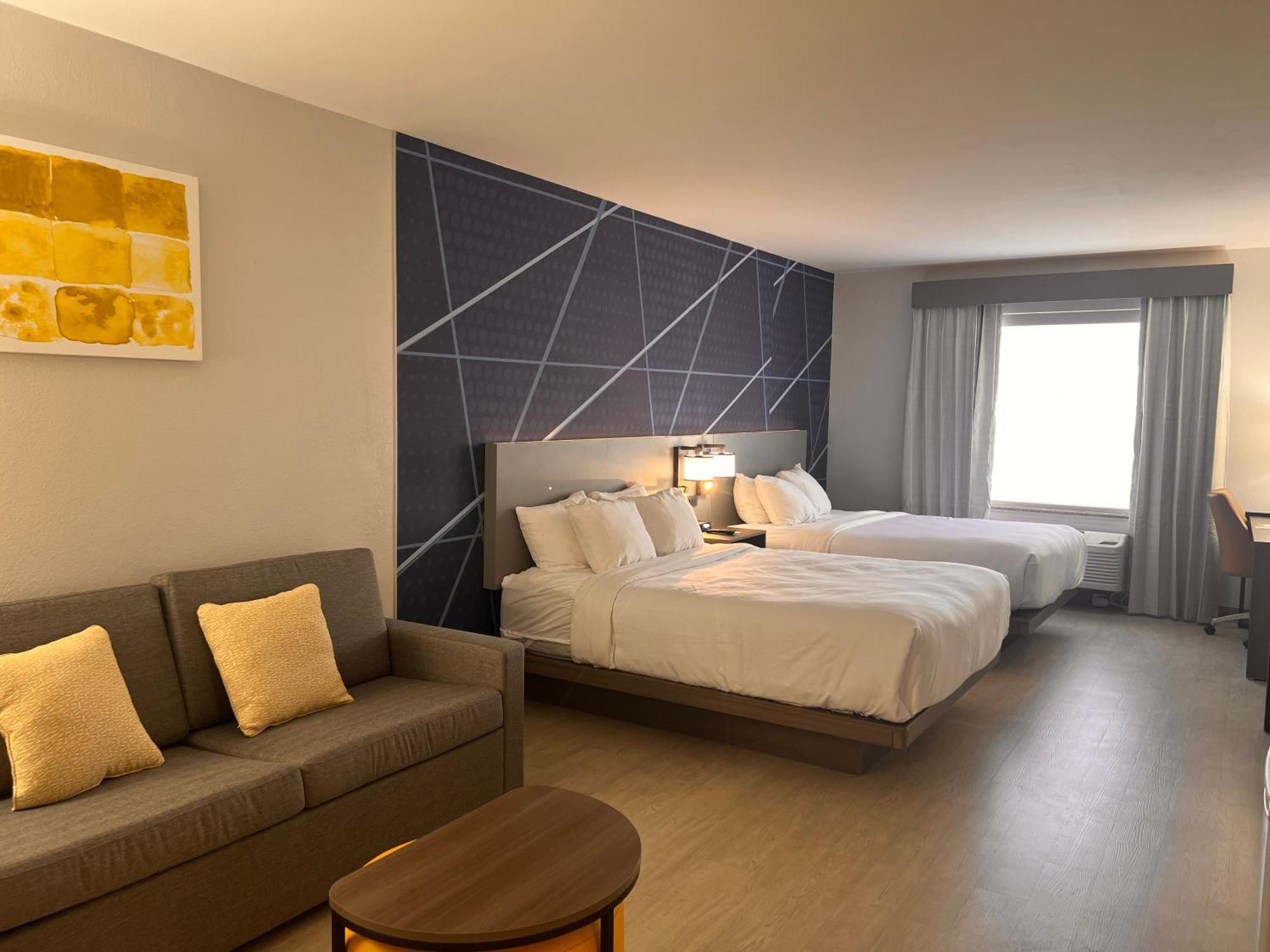 Comfort Suites Louisville Airport Bagian luar foto