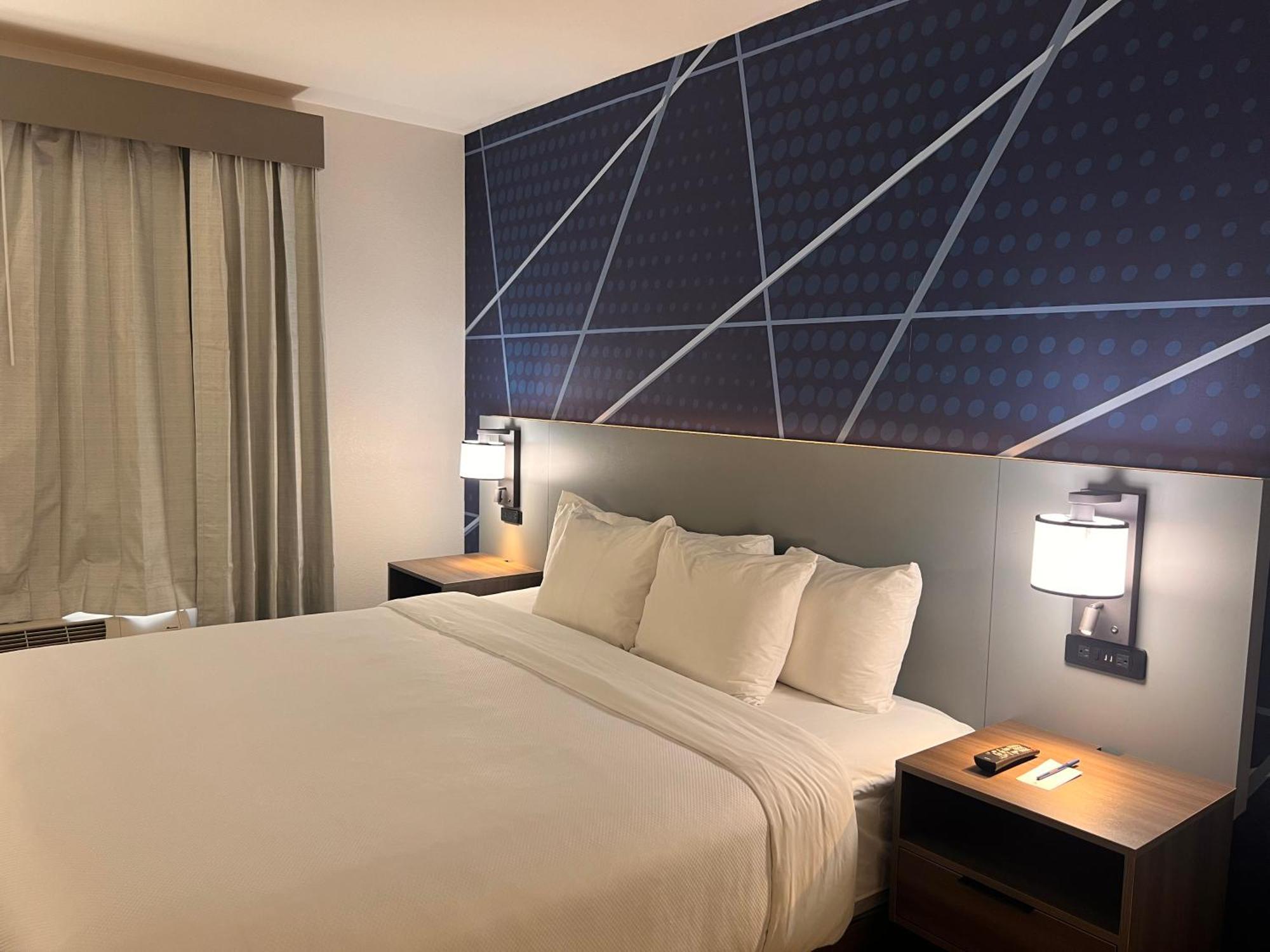 Comfort Suites Louisville Airport Bagian luar foto