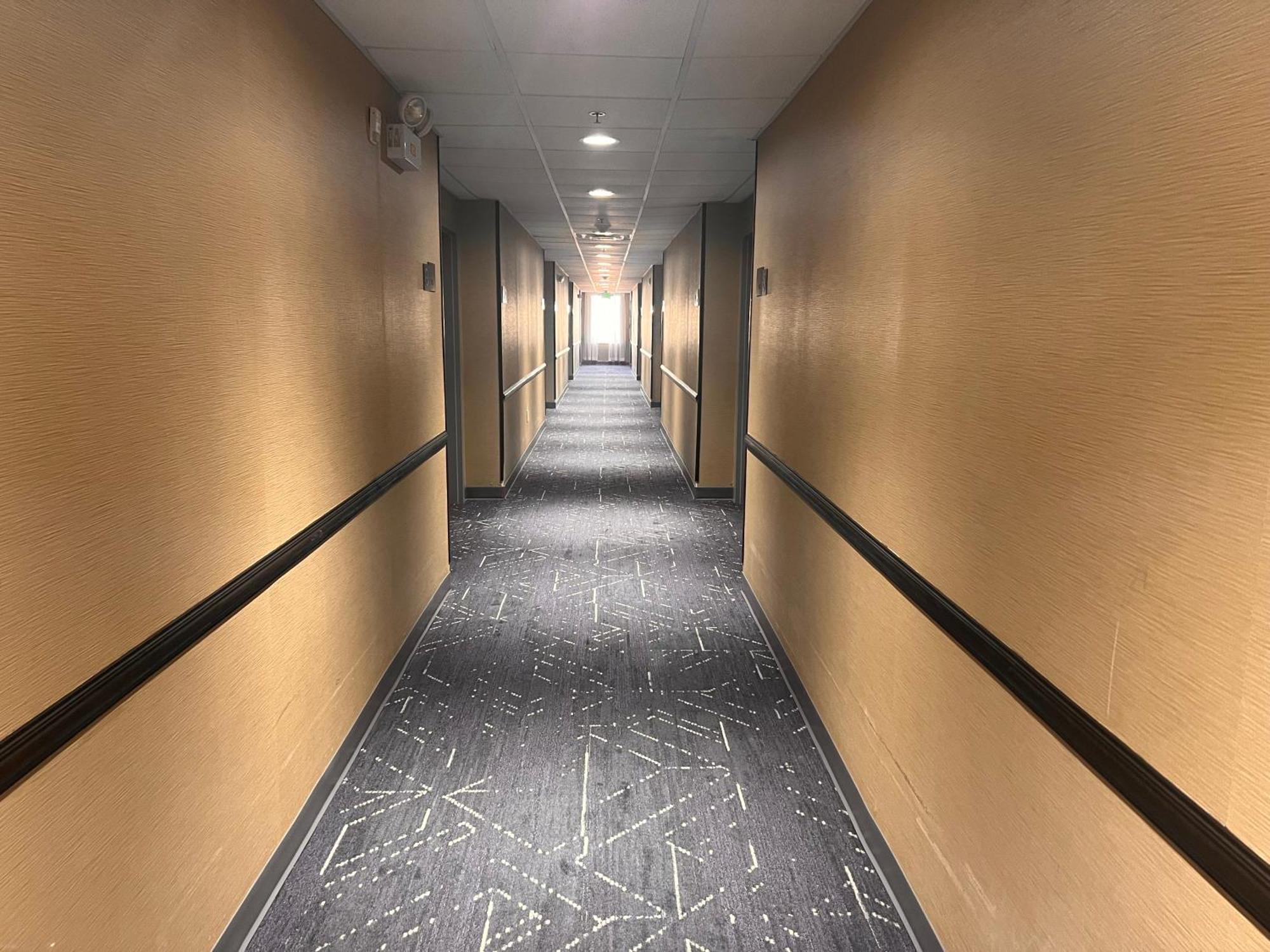 Comfort Suites Louisville Airport Bagian luar foto