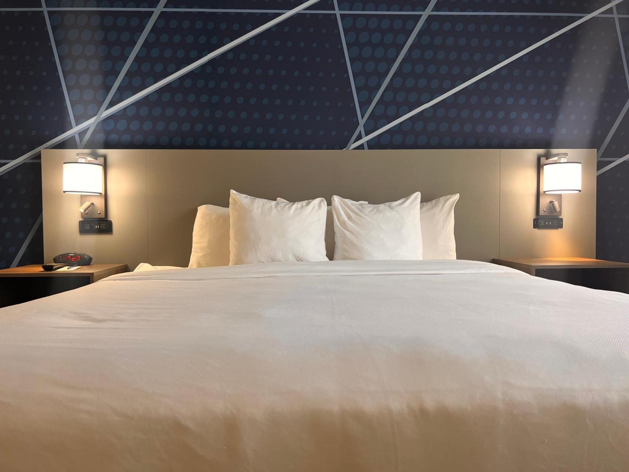 Comfort Suites Louisville Airport Bagian luar foto