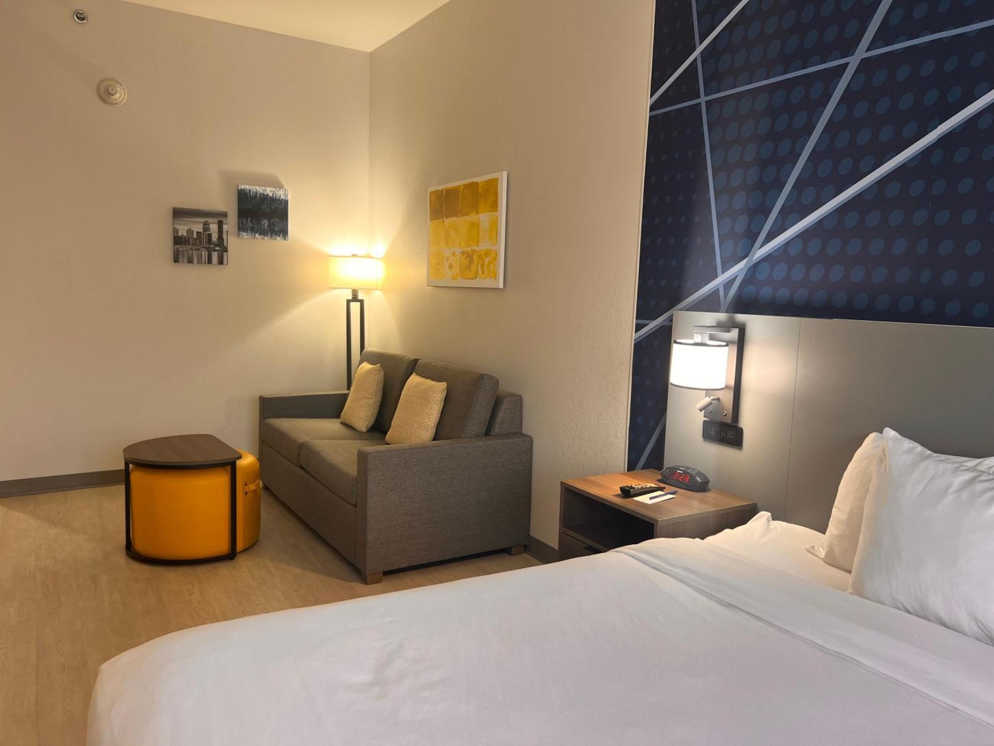 Comfort Suites Louisville Airport Bagian luar foto