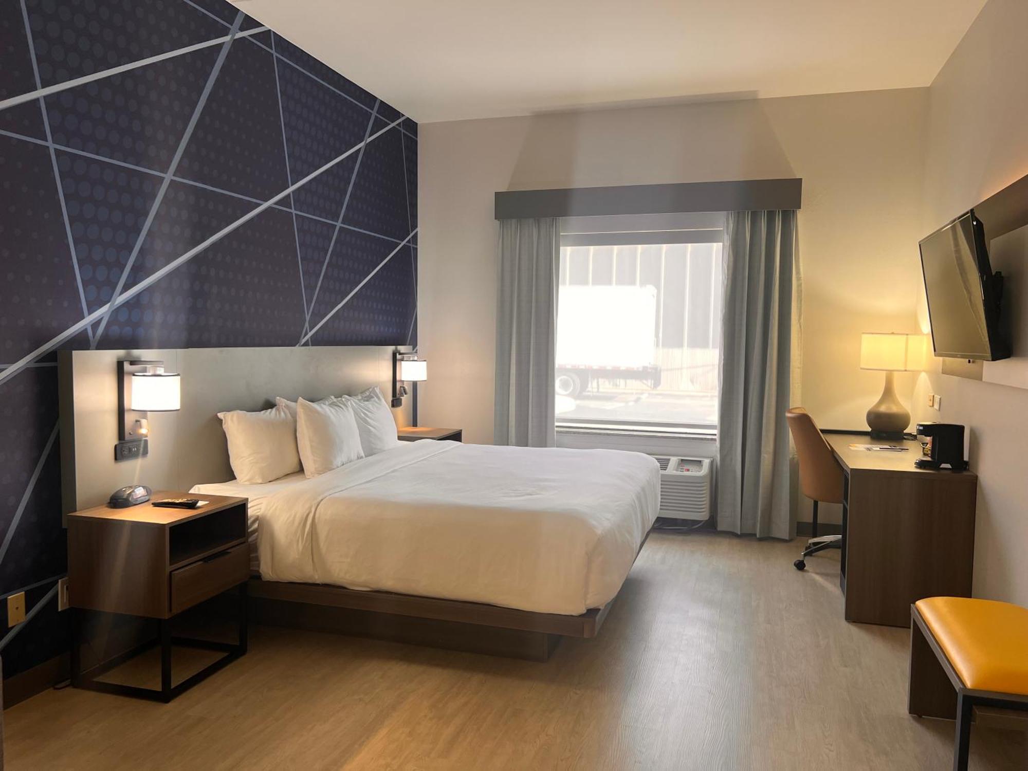 Comfort Suites Louisville Airport Bagian luar foto