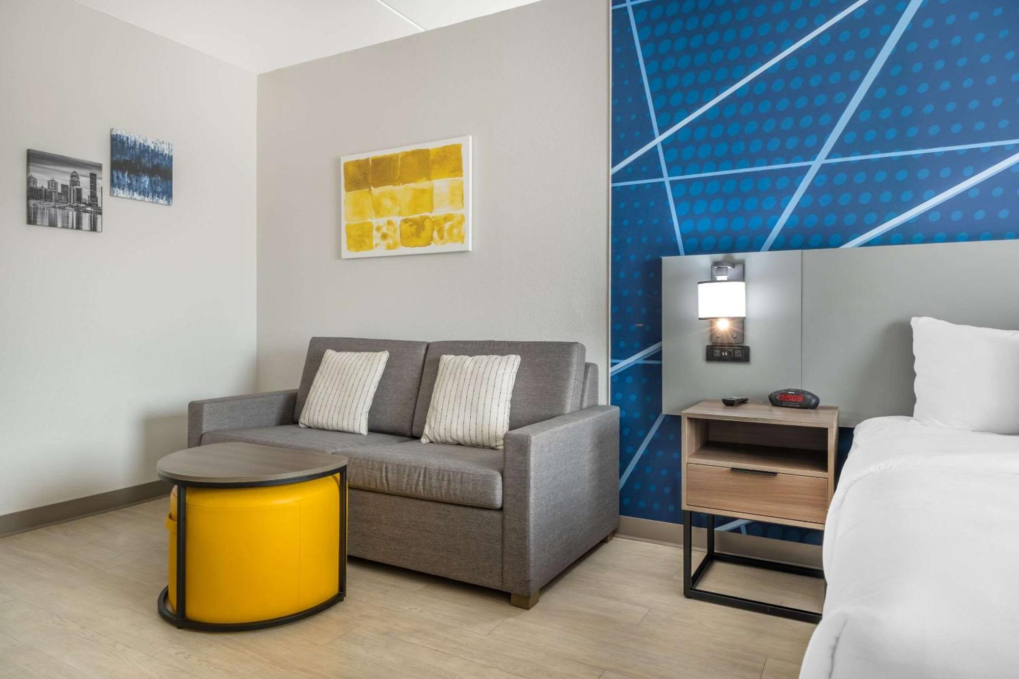Comfort Suites Louisville Airport Bagian luar foto