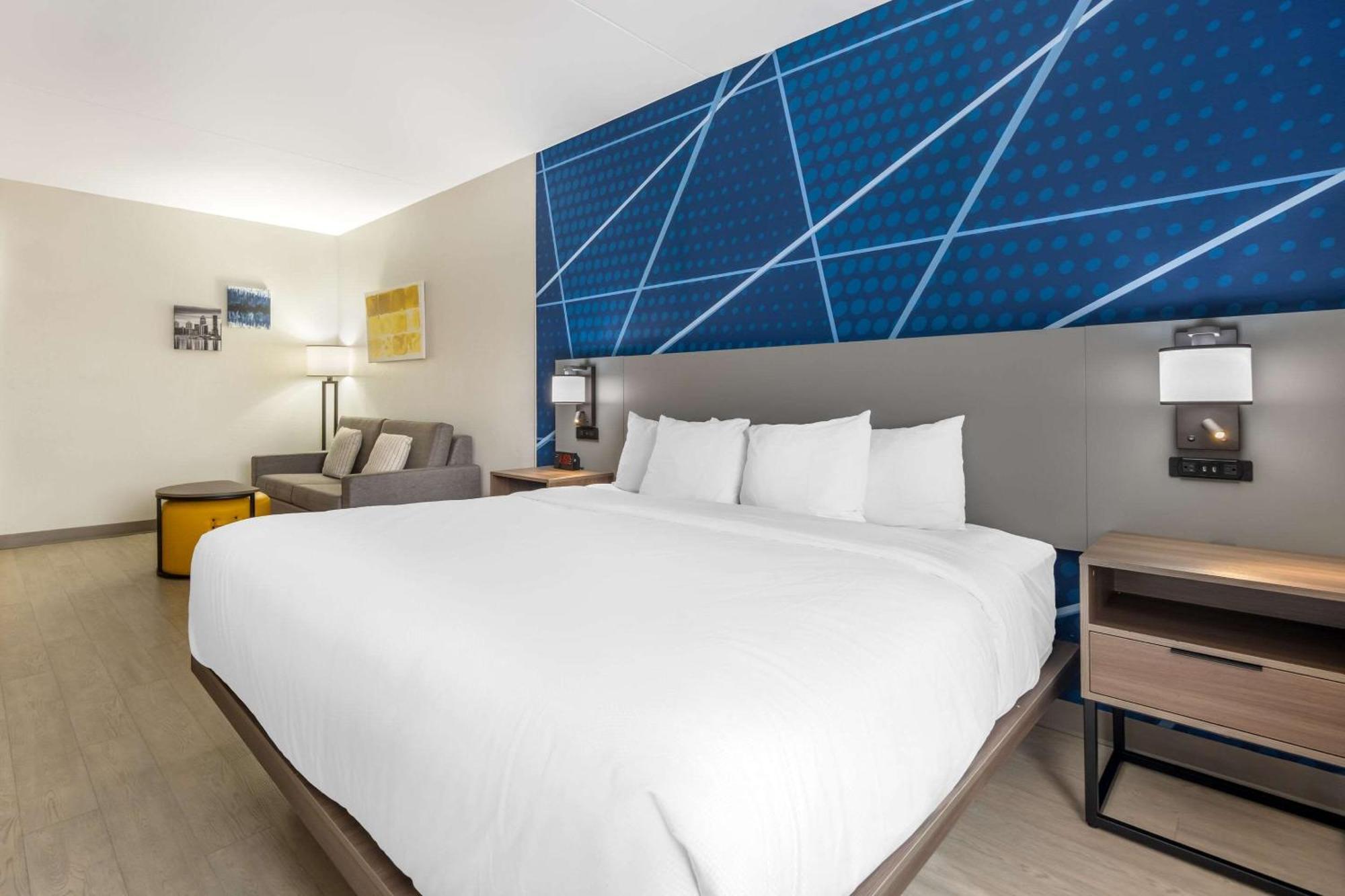 Comfort Suites Louisville Airport Bagian luar foto