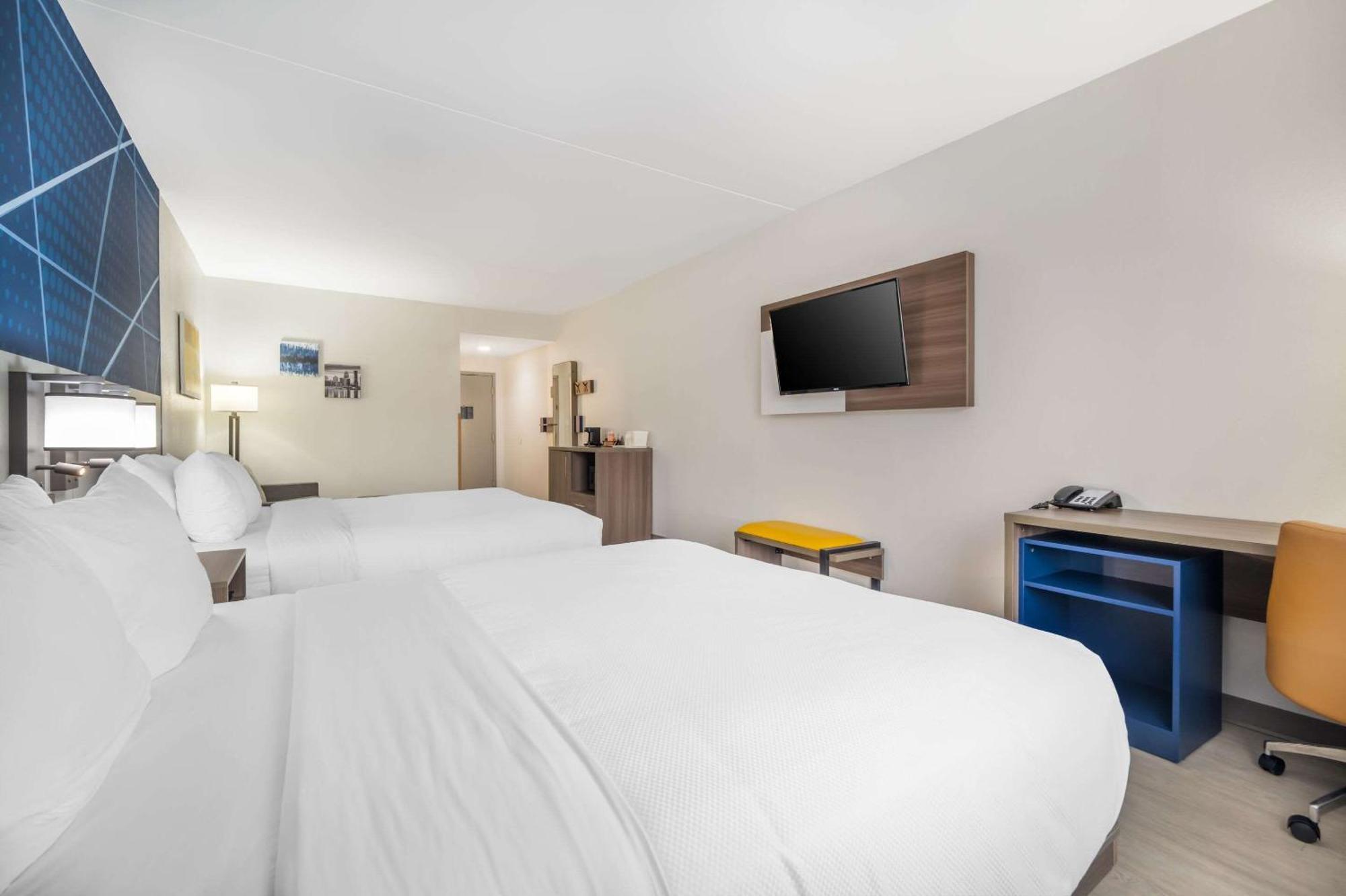 Comfort Suites Louisville Airport Bagian luar foto