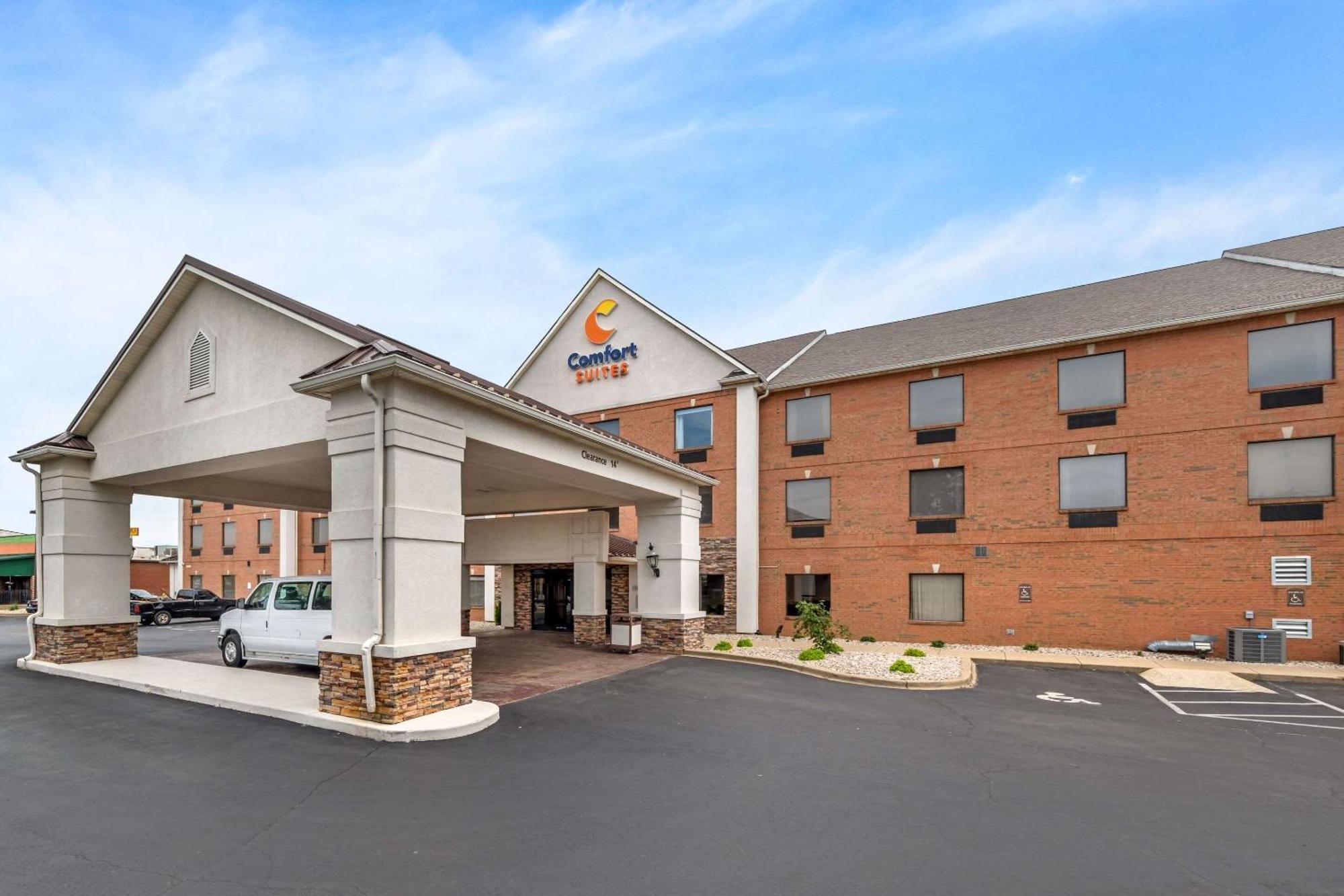 Comfort Suites Louisville Airport Bagian luar foto