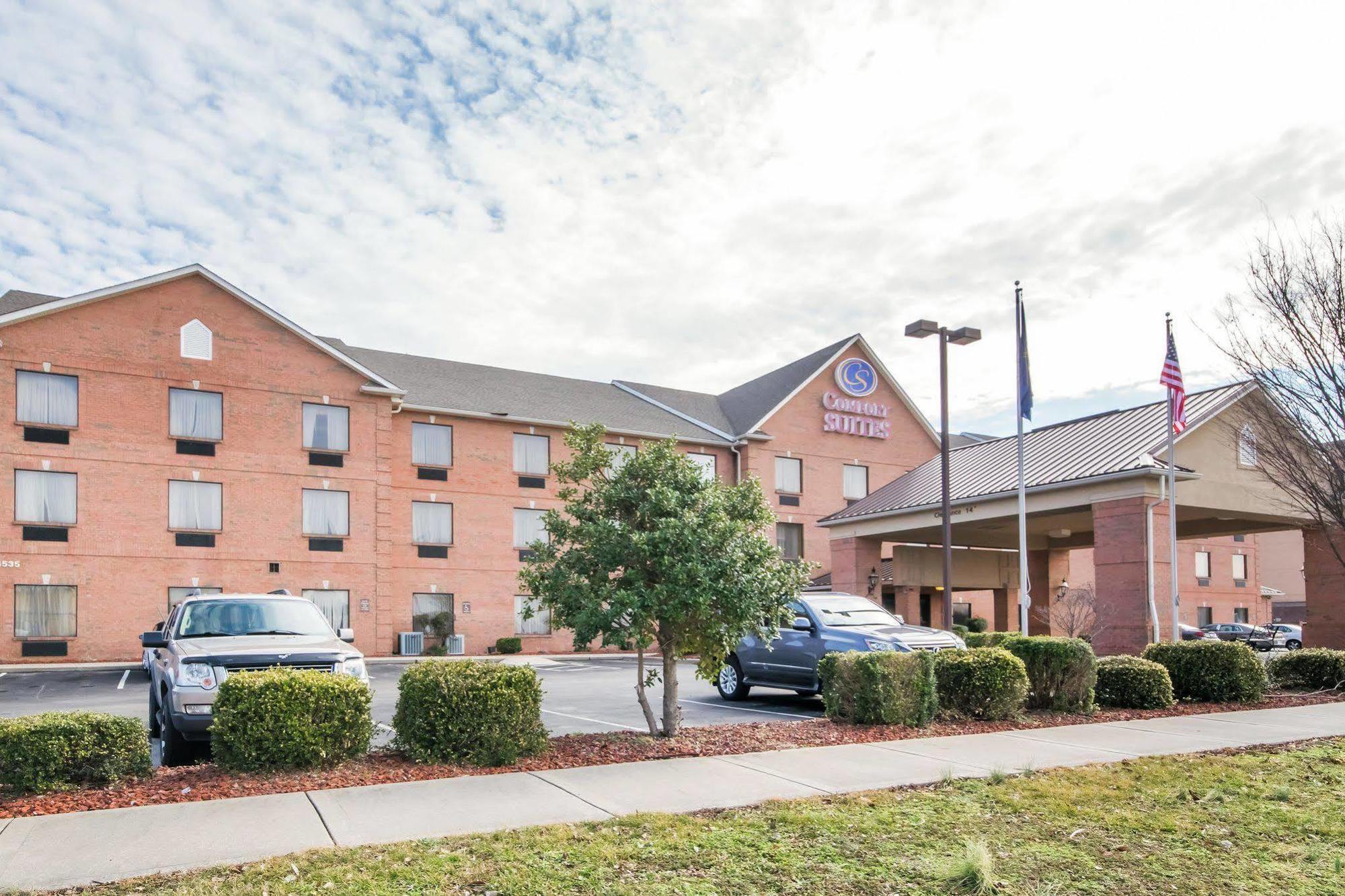 Comfort Suites Louisville Airport Bagian luar foto