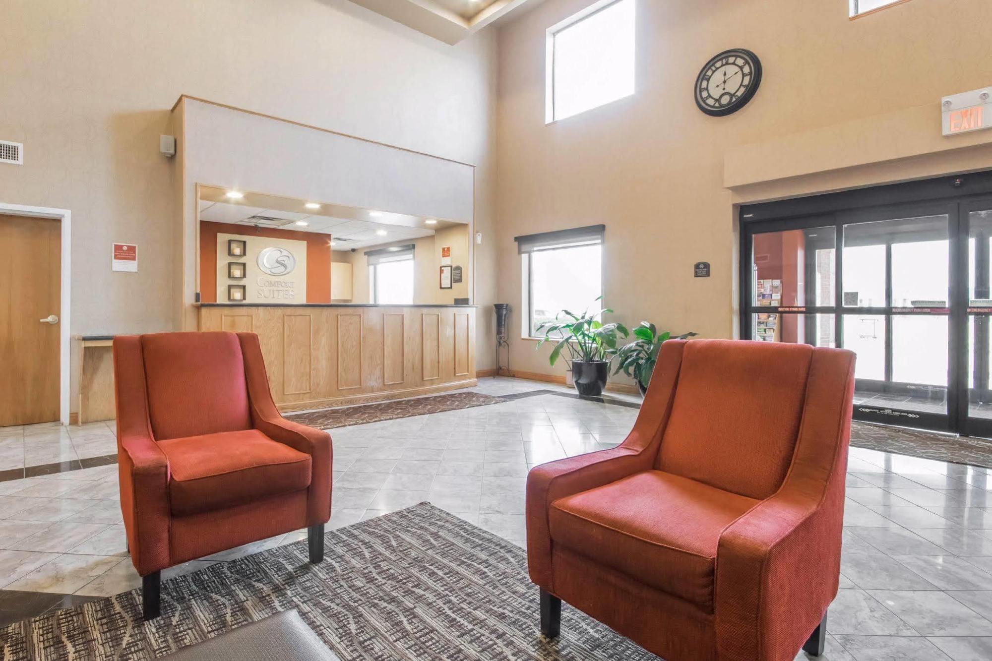 Comfort Suites Louisville Airport Bagian luar foto